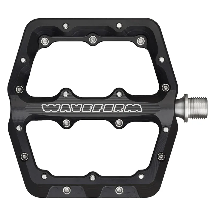 Wolf Tooth Waveform Aluminium Pedaler by Sykkelkomponenter