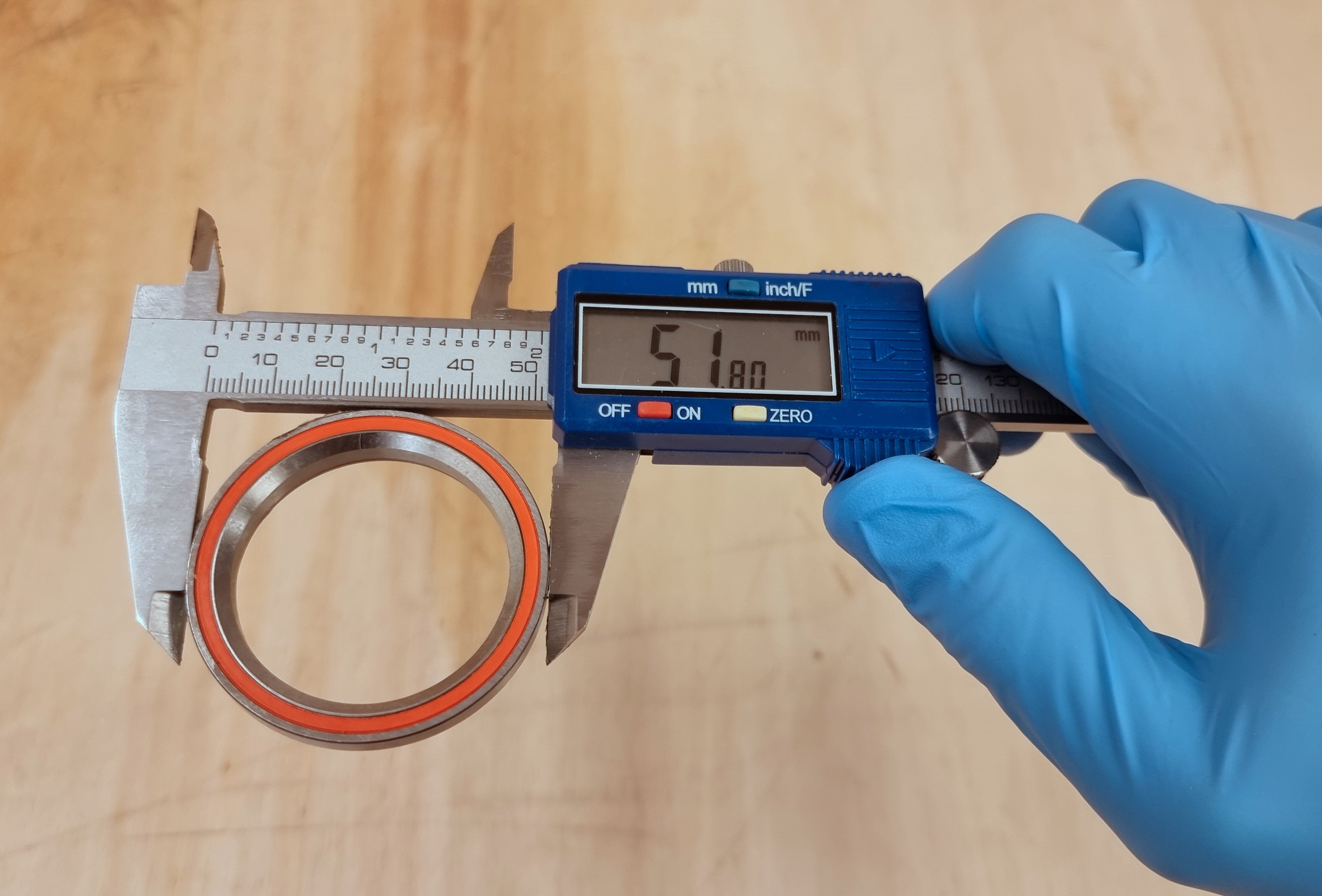 Hvordan måle størrelsen på maskinlager til styrelager