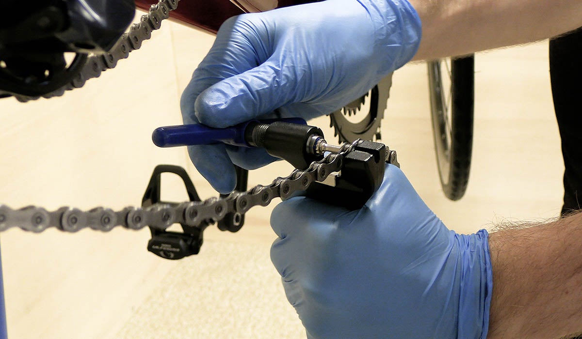 Bytte kjede på sykkelen