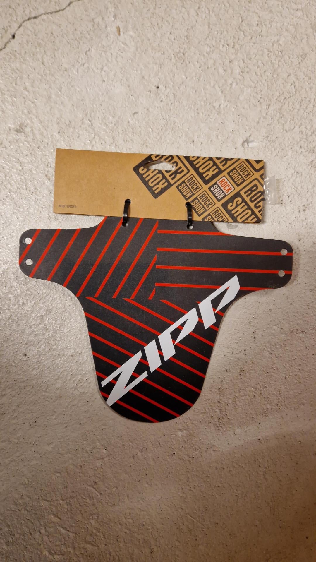 RockShox MTB Short Zip Tie Skjerm Svart/Rød DEMOVARE by Sykkelkomponenter